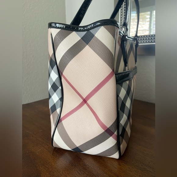 AUTHENTIC Burberry Shopper Tote Patent Trim Nova Check 100% Authentic - Picture 14 of 16